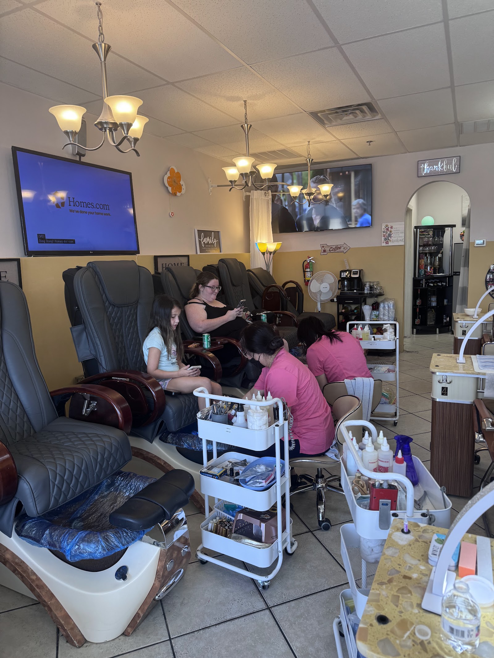 Bellagio Nails & Spa nail photo 8